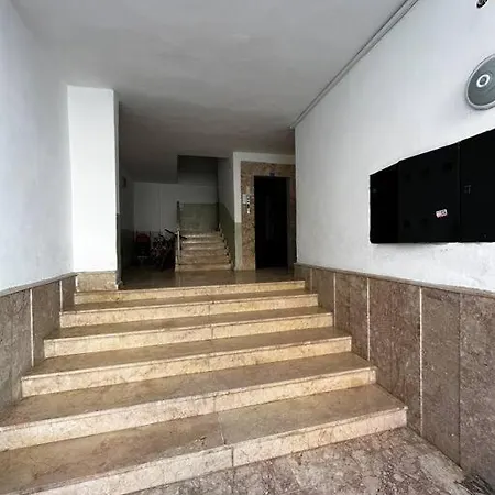 Apartman - Mahmutlar Merkezde Esyali Daire Alanya