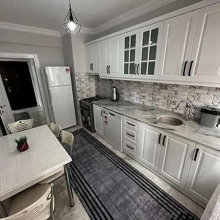 - Mahmutlar Merkezde Esyali Daire Alanya